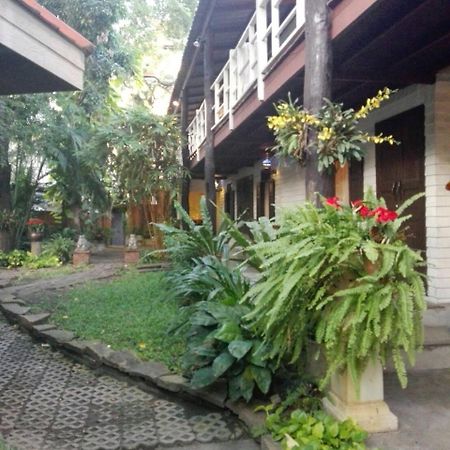 Smile House Guesthouse Чиангмай Экстерьер фото