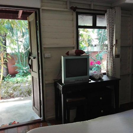 Smile House Guesthouse Чиангмай Экстерьер фото