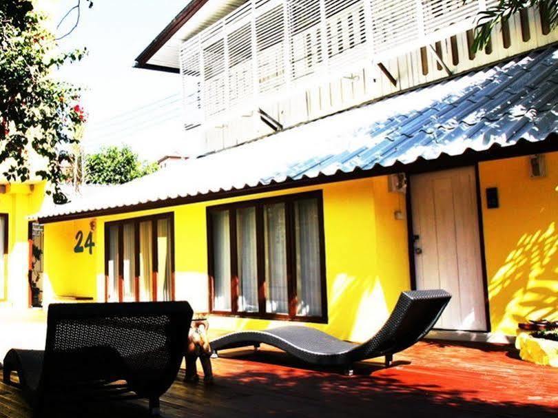 Smile House Guesthouse Чиангмай Экстерьер фото