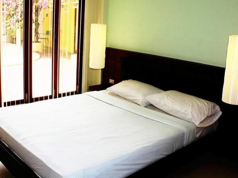 Smile House Guesthouse Чиангмай Экстерьер фото