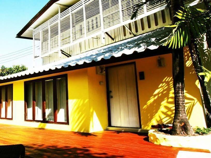 Smile House Guesthouse Чиангмай Экстерьер фото